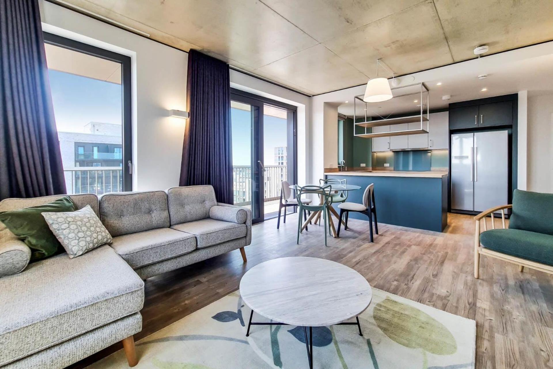Botanical-inspired At Repton Gardens Right In The Heart Of Wembley Park * Londra