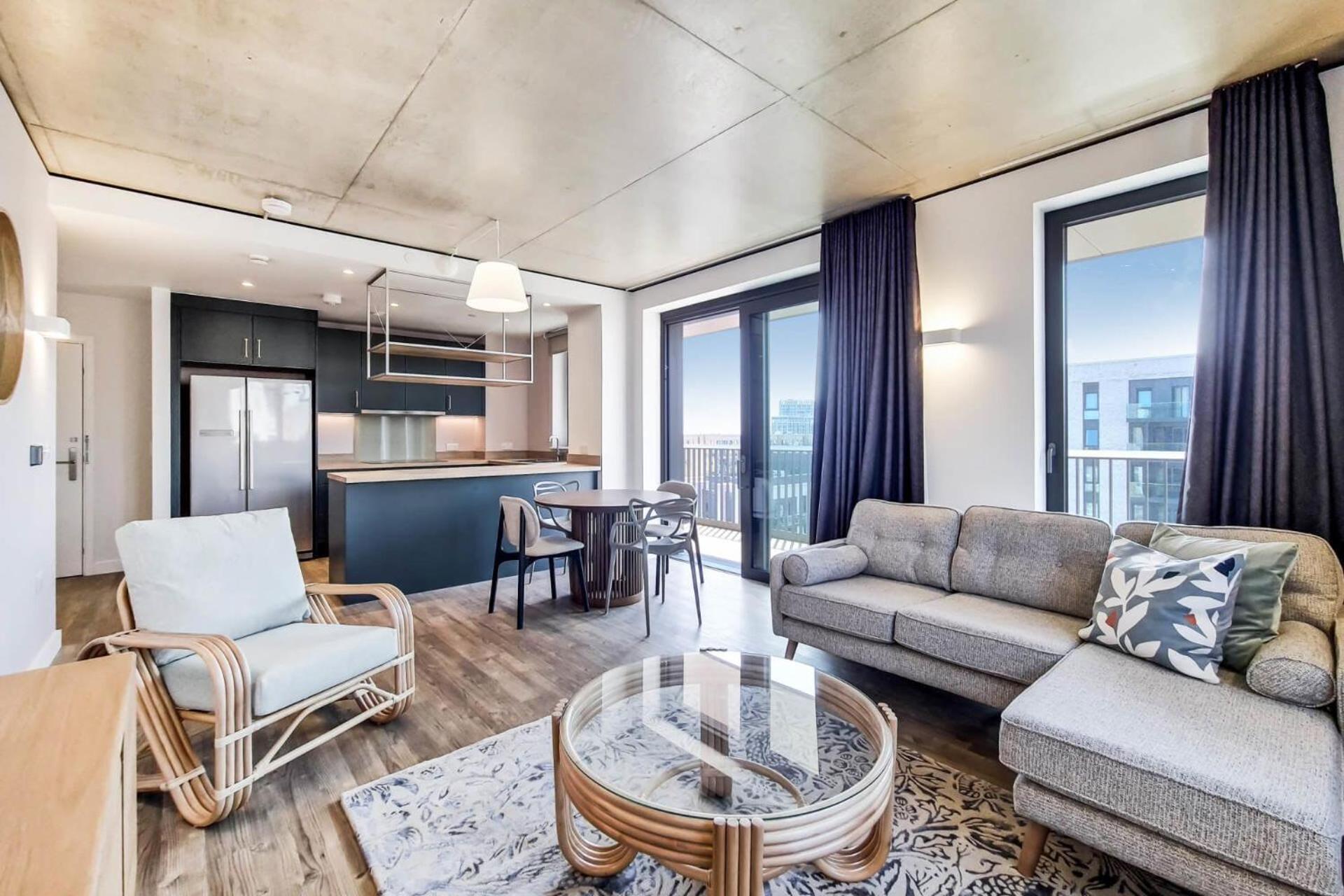 Botanical-inspired At Repton Gardens Right In The Heart Of Wembley Park Londra