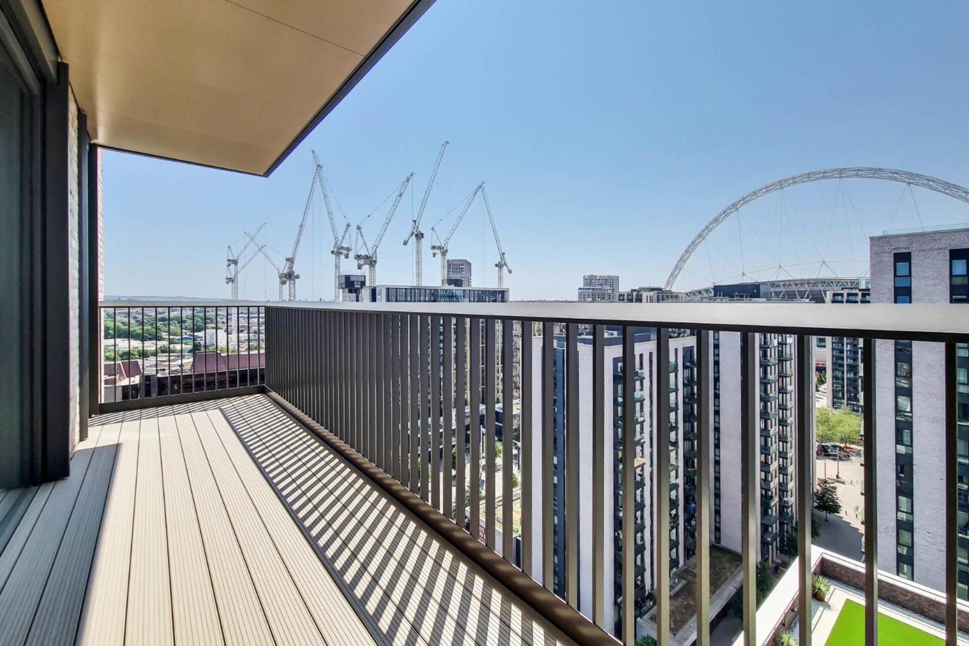Botanical-inspired At Repton Gardens Right In The Heart Of Wembley Park * Londra