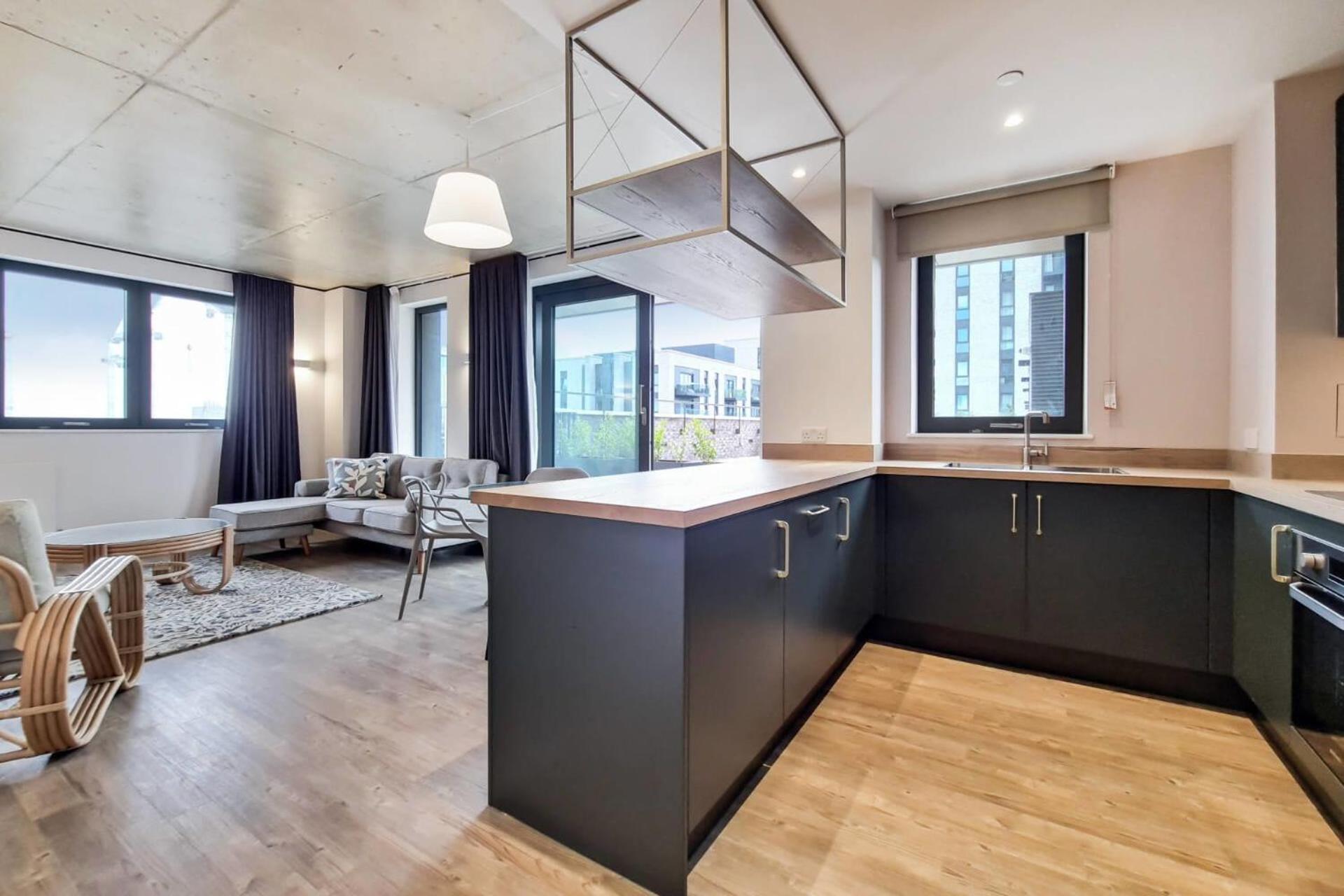 Botanical-inspired At Repton Gardens Right In The Heart Of Wembley Park * Londra