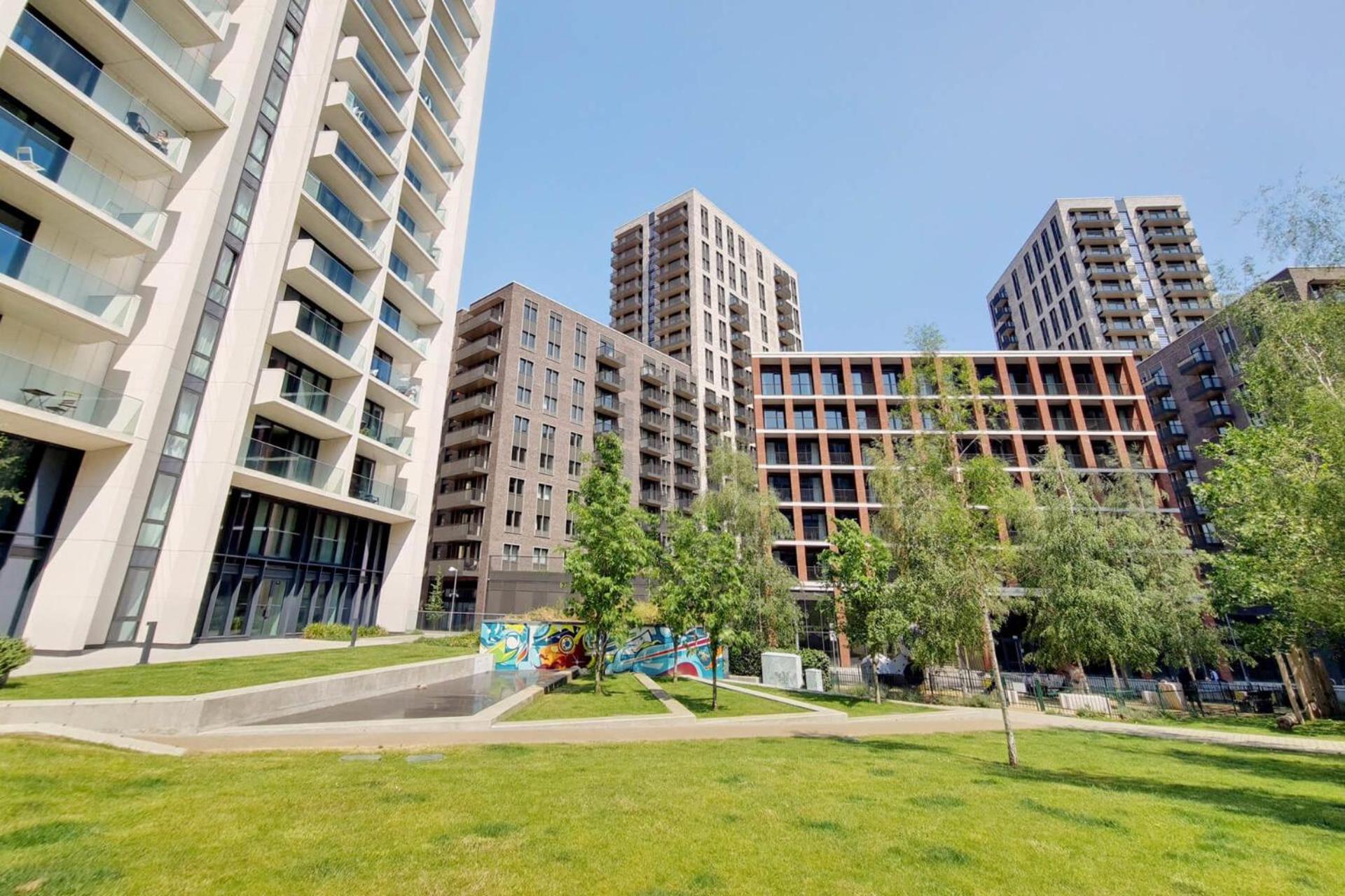 Botanical-inspired At Repton Gardens Right In The Heart Of Wembley Park Londra