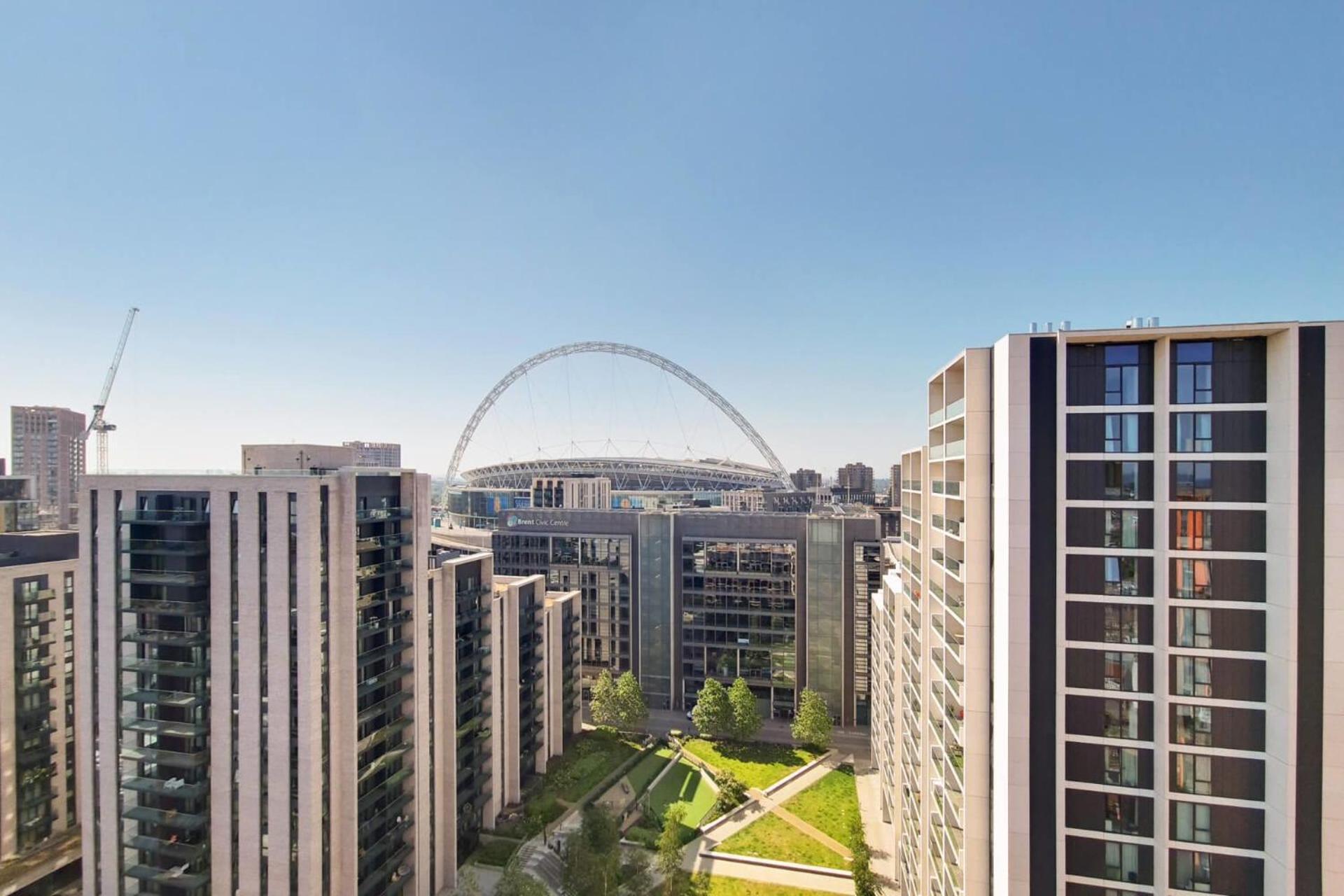 Botanical-inspired At Repton Gardens Right In The Heart Of Wembley Park Londra