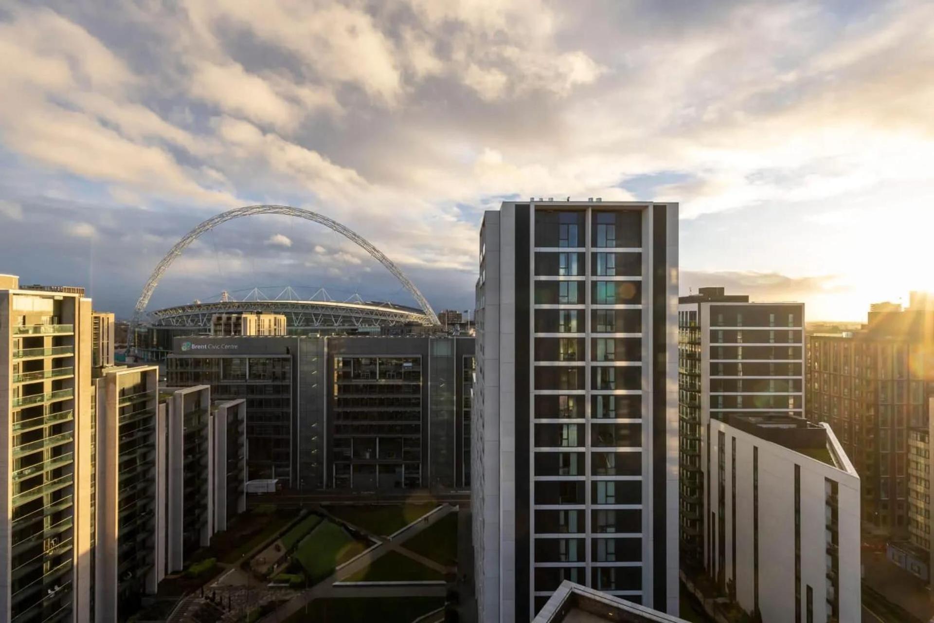 Botanical-inspired At Repton Gardens Right In The Heart Of Wembley Park Apartament *